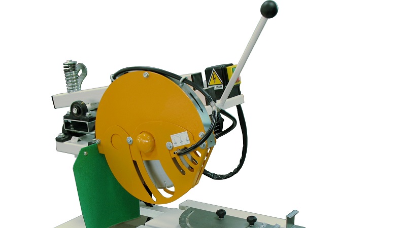 Achilli tafelzaagmachine TRT 80 TL NL=800mm 2KW 230V zaag Ø350x25,4mm